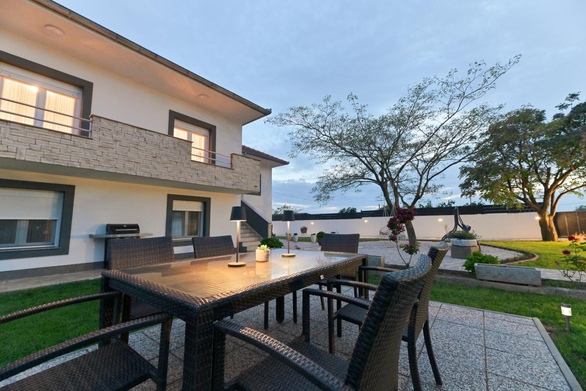 Apartment Amelie - With Pool And Sauna! Galovac  Bagian luar foto