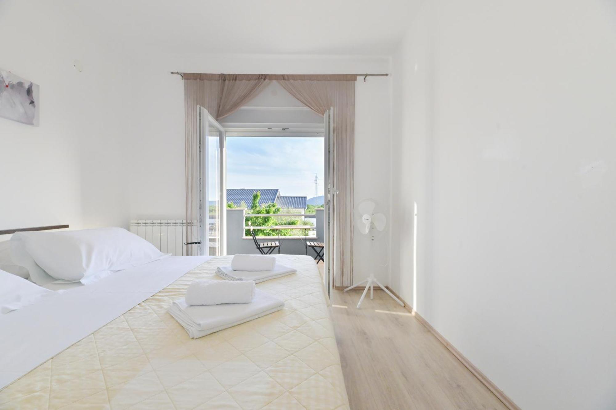 Apartment Amelie - With Pool And Sauna! Galovac  Bagian luar foto