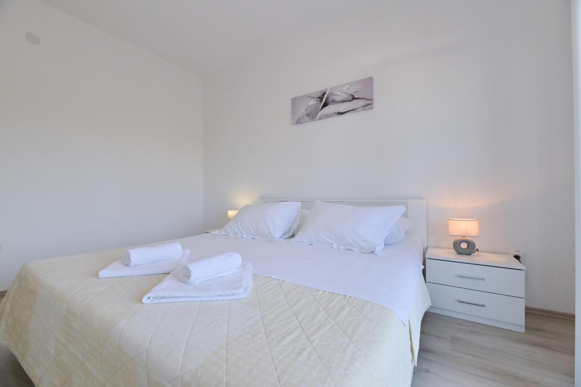 Apartment Amelie - With Pool And Sauna! Galovac  Bagian luar foto